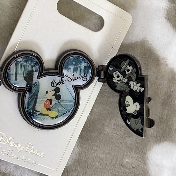 Disney parks collection Pins - Picture 4 of 5